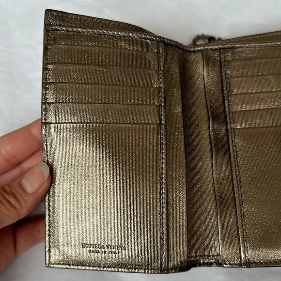 Bottega Veneta Nappa Argento Medium Sized Wallet - Picture 7 of 7